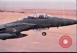 Standbild Desert Storm Bombardierung Kuwait, 1991, aus Sekunde 50 historischem Filmmaterial Videoclip 65675028318