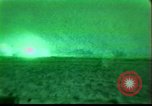 Standbild Nacht Bekämpfung Irak, 1991, aus Sekunde 32 historischem Filmmaterial Videoclip 65675028324