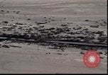Standbild Highway des Todes Kuwait, 1991, aus Sekunde 4 historischem Filmmaterial Videoclip 65675028326