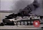 Standbild Highway des Todes Kuwait, 1991, aus Sekunde 20 historischem Filmmaterial Videoclip 65675028326