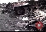Standbild Highway des Todes Kuwait, 1991, aus Sekunde 25 historischem Filmmaterial Videoclip 65675028326