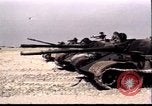 Standbild Highway des Todes Kuwait, 1991, aus Sekunde 27 historischem Filmmaterial Videoclip 65675028326