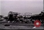 Standbild Highway des Todes Kuwait, 1991, aus Sekunde 30 historischem Filmmaterial Videoclip 65675028326