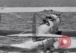 Image US Navy élève pilote effectue le premier vol en solo dans N3N seaplane Pensacola Florida USA, 1938, de la seconde 25 séquences d'archives historiques vidéo 65675028329