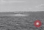 Image US Navy élève pilote effectue le premier vol en solo dans N3N seaplane Pensacola Florida USA, 1938, de la seconde 33 séquences d'archives historiques vidéo 65675028329