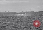 Image US Navy élève pilote effectue le premier vol en solo dans N3N seaplane Pensacola Florida USA, 1938, de la seconde 34 séquences d'archives historiques vidéo 65675028329