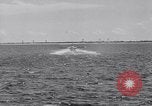 Image US Navy élève pilote effectue le premier vol en solo dans N3N seaplane Pensacola Florida USA, 1938, de la seconde 39 séquences d'archives historiques vidéo 65675028329