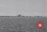 Image US Navy élève pilote effectue le premier vol en solo dans N3N seaplane Pensacola Florida USA, 1938, de la seconde 53 séquences d'archives historiques vidéo 65675028329
