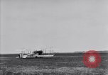 Standbild US Army das fliegende Personal Zug in Joh-4 Jenny Flugzeuge United States USA, 1917, aus Sekunde 18 historischem Filmmaterial Videoclip 65675028344