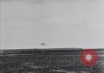 Standbild US Army das fliegende Personal Zug in Joh-4 Jenny Flugzeuge United States USA, 1917, aus Sekunde 32 historischem Filmmaterial Videoclip 65675028344