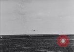 Standbild US Army das fliegende Personal Zug in Joh-4 Jenny Flugzeuge United States USA, 1917, aus Sekunde 33 historischem Filmmaterial Videoclip 65675028344