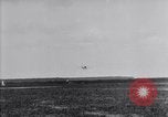 Standbild US Army das fliegende Personal Zug in Joh-4 Jenny Flugzeuge United States USA, 1917, aus Sekunde 34 historischem Filmmaterial Videoclip 65675028344