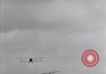 Standbild US Army das fliegende Personal Zug in Joh-4 Jenny Flugzeuge United States USA, 1917, aus Sekunde 47 historischem Filmmaterial Videoclip 65675028344
