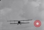 Standbild US Army das fliegende Personal Zug in Joh-4 Jenny Flugzeuge United States USA, 1917, aus Sekunde 53 historischem Filmmaterial Videoclip 65675028344