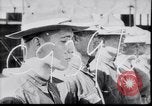 Standbild US Army Ersten Weltkrieg aviator Ausbildung Graduierung United States USA, 1917, aus Sekunde 8 historischem Filmmaterial Videoclip 65675028346