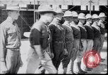 Standbild US Army Ersten Weltkrieg aviator Ausbildung Graduierung United States USA, 1917, aus Sekunde 13 historischem Filmmaterial Videoclip 65675028346