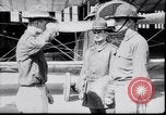 Standbild US Army Ersten Weltkrieg aviator Ausbildung Graduierung United States USA, 1917, aus Sekunde 16 historischem Filmmaterial Videoclip 65675028346