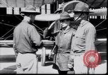 Standbild US Army Ersten Weltkrieg aviator Ausbildung Graduierung United States USA, 1917, aus Sekunde 22 historischem Filmmaterial Videoclip 65675028346