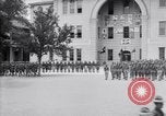 Standbild US Army Ersten Weltkrieg aviator Ausbildung Graduierung United States USA, 1917, aus Sekunde 37 historischem Filmmaterial Videoclip 65675028346