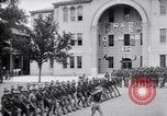 Standbild US Army Ersten Weltkrieg aviator Ausbildung Graduierung United States USA, 1917, aus Sekunde 43 historischem Filmmaterial Videoclip 65675028346