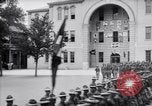 Standbild US Army Ersten Weltkrieg aviator Ausbildung Graduierung United States USA, 1917, aus Sekunde 46 historischem Filmmaterial Videoclip 65675028346