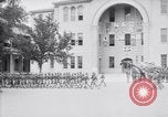 Standbild US Army Ersten Weltkrieg aviator Ausbildung Graduierung United States USA, 1917, aus Sekunde 48 historischem Filmmaterial Videoclip 65675028346