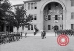 Standbild US Army Ersten Weltkrieg aviator Ausbildung Graduierung United States USA, 1917, aus Sekunde 51 historischem Filmmaterial Videoclip 65675028346