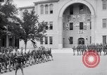 Standbild US Army Ersten Weltkrieg aviator Ausbildung Graduierung United States USA, 1917, aus Sekunde 53 historischem Filmmaterial Videoclip 65675028346