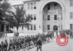 Standbild US Army Ersten Weltkrieg aviator Ausbildung Graduierung United States USA, 1917, aus Sekunde 55 historischem Filmmaterial Videoclip 65675028346