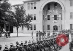 Standbild US Army Ersten Weltkrieg aviator Ausbildung Graduierung United States USA, 1917, aus Sekunde 57 historischem Filmmaterial Videoclip 65675028346