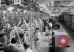 Image Vultee Aircraft usine United States USA, 1942, de la seconde 8 séquences d'archives historiques vidéo 65675028352