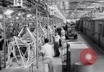Image Vultee Aircraft usine United States USA, 1942, de la seconde 21 séquences d'archives historiques vidéo 65675028352