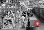 Image Vultee Aircraft usine United States USA, 1942, de la seconde 25 séquences d'archives historiques vidéo 65675028352