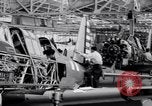 Image Vultee Aircraft usine United States USA, 1942, de la seconde 26 séquences d'archives historiques vidéo 65675028353