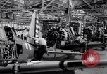 Image Vultee Aircraft usine United States USA, 1942, de la seconde 28 séquences d'archives historiques vidéo 65675028353