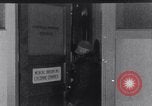Standbild Chlorgas für Influenza Prävention United States USA, 1924, aus Sekunde 44 historischem Filmmaterial Videoclip 65675028371