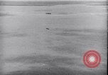 Image avion sur la surface théâtre du Pacifique, 1944, de la seconde 15 séquences d'archives historiques vidéo 65675028379