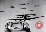 Standbild B-17 Bomber der Amerikanischen 47th Bomb Group Vereinigtes Königreich, 1942, aus Sekunde 22 historischem Filmmaterial Videoclip 65675028381
