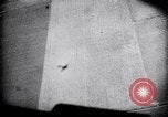 Standbild B-17 Bomber der Amerikanischen 47th Bomb Group Vereinigtes Königreich, 1942, aus Sekunde 58 historischem Filmmaterial Videoclip 65675028381