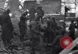 Immagine di Prigionieri tedeschi Bastogne Belgio, 1945, secondo 17 filmato di repertorio 65675028440