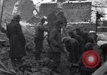 Immagine di Prigionieri tedeschi Bastogne Belgio, 1945, secondo 24 filmato di repertorio 65675028440