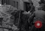 Immagine di Prigionieri tedeschi Bastogne Belgio, 1945, secondo 29 filmato di repertorio 65675028440
