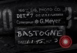 Image des épaves de véhicules Bastogne Belgique, 1945, de la seconde 3 séquences d'archives historiques vidéo 65675028441