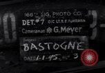Image des épaves de véhicules Bastogne Belgique, 1945, de la seconde 4 séquences d'archives historiques vidéo 65675028441