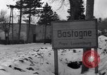 Image des épaves de véhicules Bastogne Belgique, 1945, de la seconde 12 séquences d'archives historiques vidéo 65675028441
