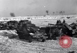 Image des épaves de véhicules Bastogne Belgique, 1945, de la seconde 26 séquences d'archives historiques vidéo 65675028441