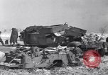 Image des épaves de véhicules Bastogne Belgique, 1945, de la seconde 58 séquences d'archives historiques vidéo 65675028441