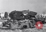 Image des épaves de véhicules Bastogne Belgique, 1945, de la seconde 59 séquences d'archives historiques vidéo 65675028441