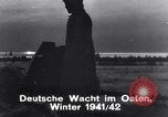 Standbild Schnee gebunden Deutsche angreifen Ostfront, 1942, aus Sekunde 26 historischem Filmmaterial Videoclip 65675028442