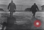 Standbild Schnee gebunden Deutsche angreifen Ostfront, 1942, aus Sekunde 35 historischem Filmmaterial Videoclip 65675028442